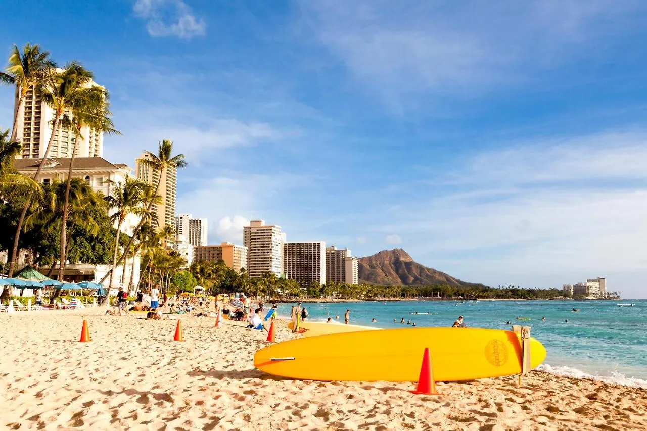 Mountain View Getaway, Free Parking And Beach Steps Away Honolulu Apartment