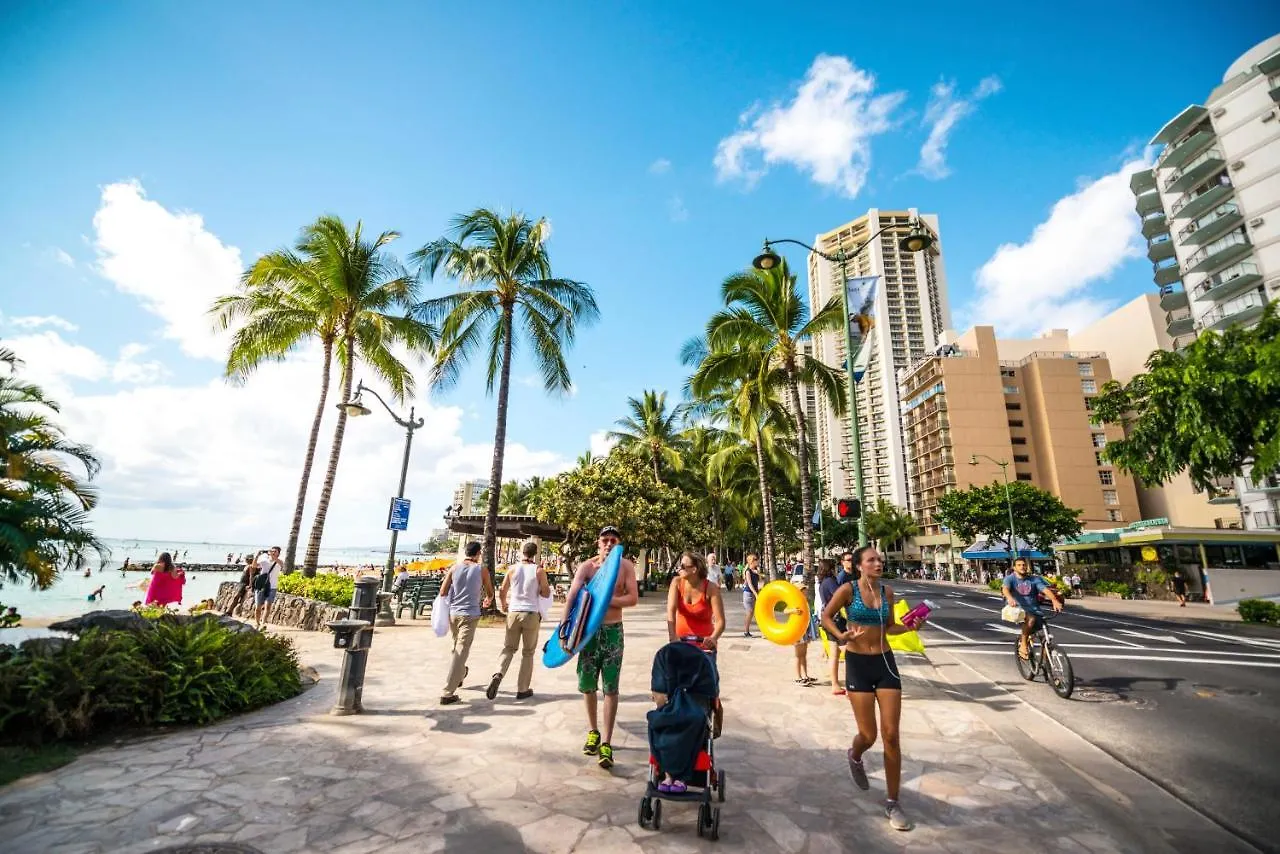 Mountain View Getaway, Free Parking And Beach Steps Away Honolulu Apartment