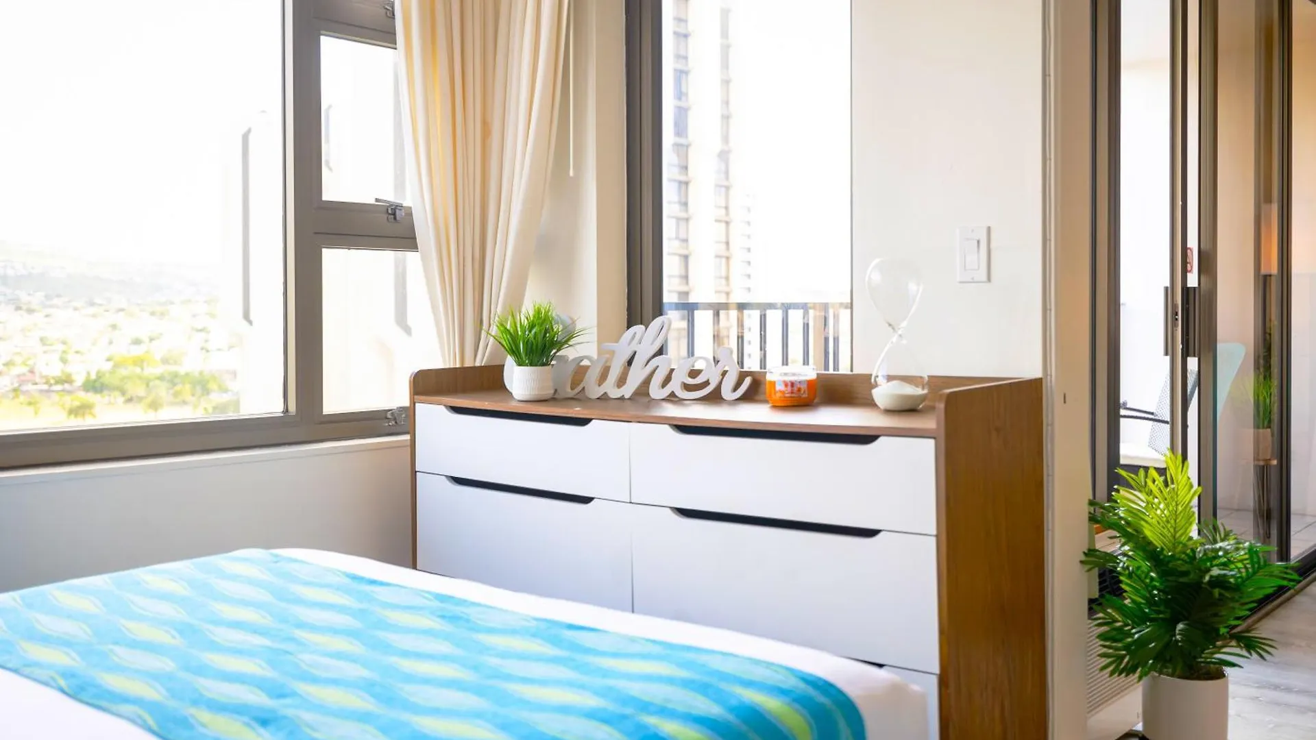 Apartment Mountain View Getaway, Free Parking And Beach Steps Away Honolulu