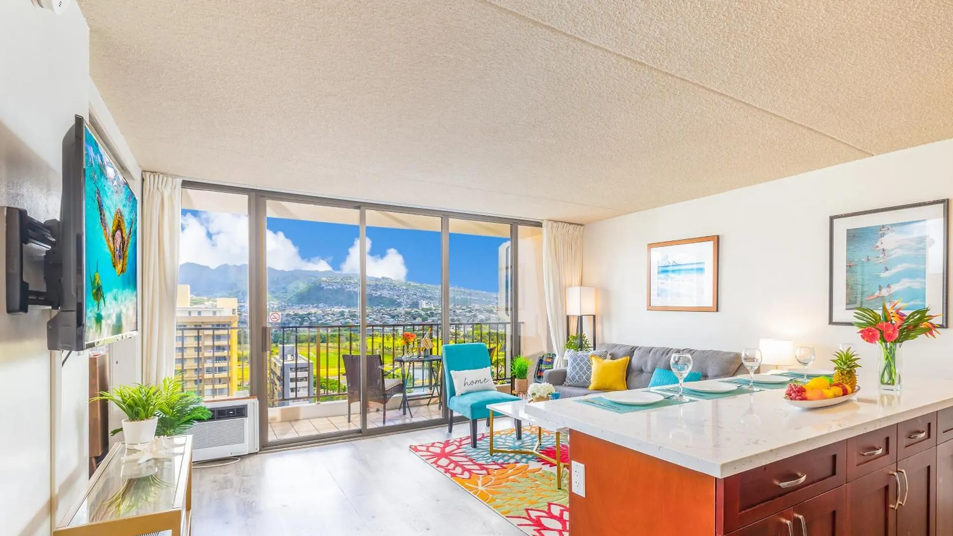 Mountain View Getaway, Free Parking And Beach Steps Away location