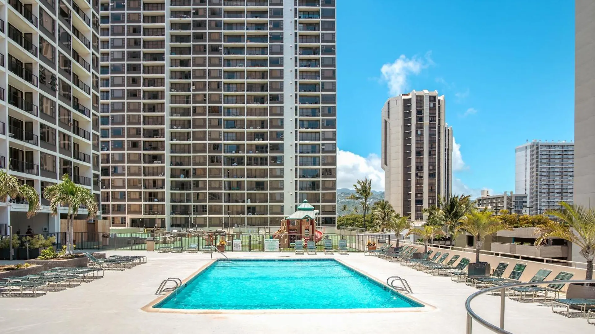 Mountain View Getaway, Free Parking And Beach Steps Away Honolulu