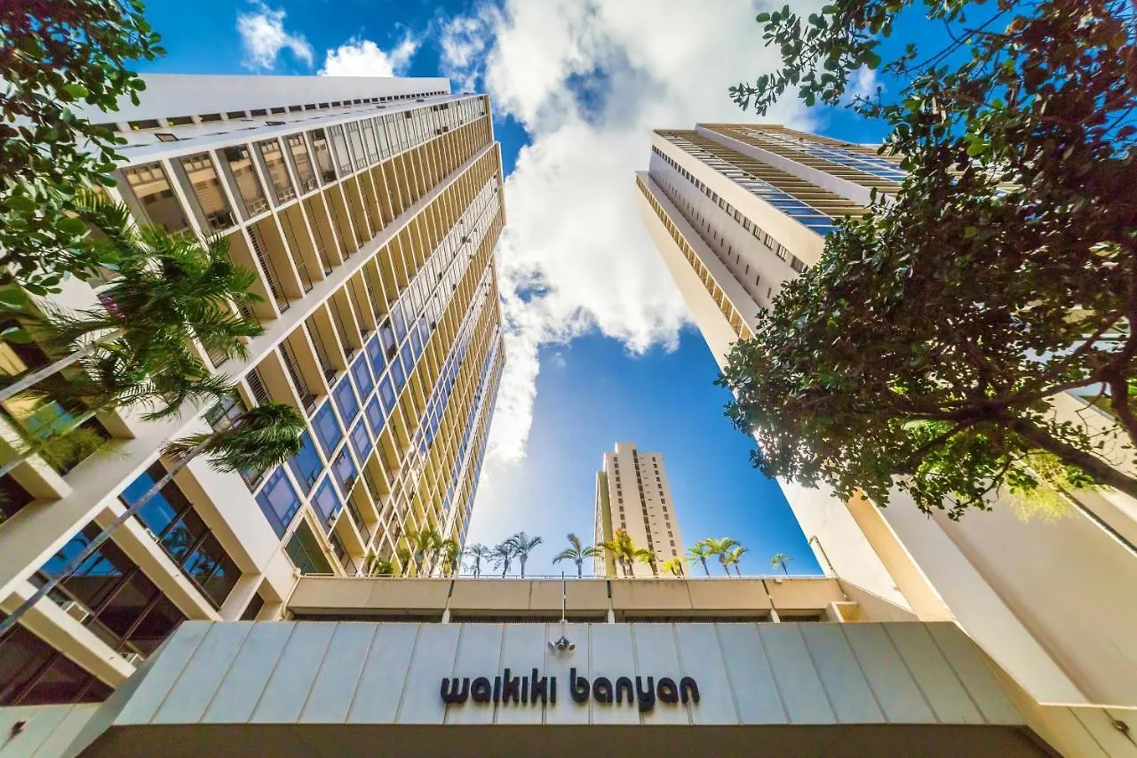 Mountain View Getaway, Free Parking And Beach Steps Away Honolulu Apartment